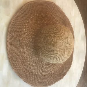 NWOT Classic Helen Kaminski Crochet Raffia Sun Hat